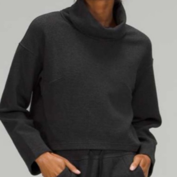Lululemon Ribbed Funnel Neck 